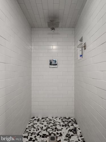 301 Glendale Ave, Alexandria VA 22301-2407 exterior