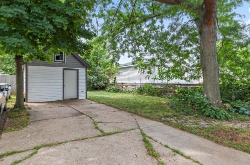 1727 Morgan Ave, Milwaukee WI 53207-3658 exterior