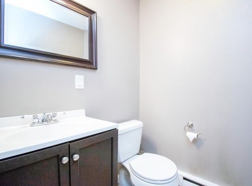 75 Glenmore St, Springfield MA 01129-1067 exterior