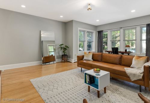 5017 Lawndale Ave, Chicago IL 60659-1103 exterior