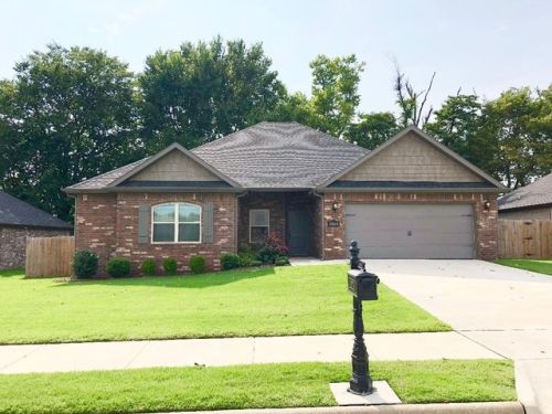 3850 Serenity St, Springdale, AR 72764-6521