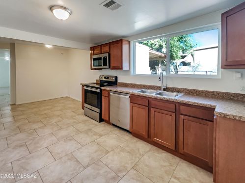 820 32nd St, Tucson AZ  85713-3615 exterior