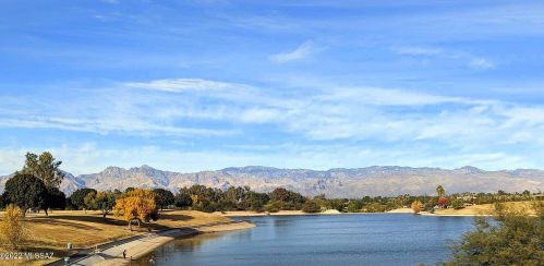 3231 Champlain Ave, Tucson AZ  85730-1942 exterior