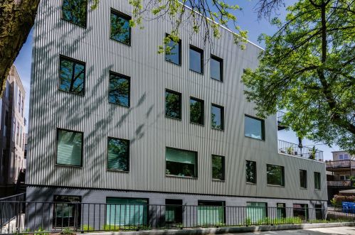 2016 Rice St, Chicago IL 60622-4921 exterior