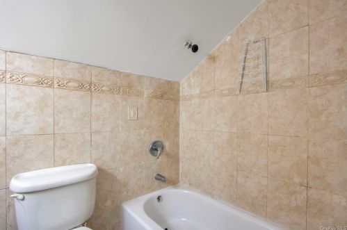 400 Kings Hwy, Valley Cottage NY 10989-1530 exterior