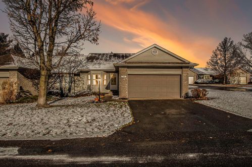 2646 Falcon Woods Dr, Grand Rapids, MI 49534-7561