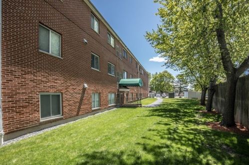 35 Prospect St, Woburn, MA 01801-4354