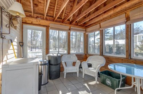 4 Hampshire Dr, Concord NH 03301-5914 exterior