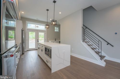 230 Fountain St, Philadelphia PA  19128-4508 exterior