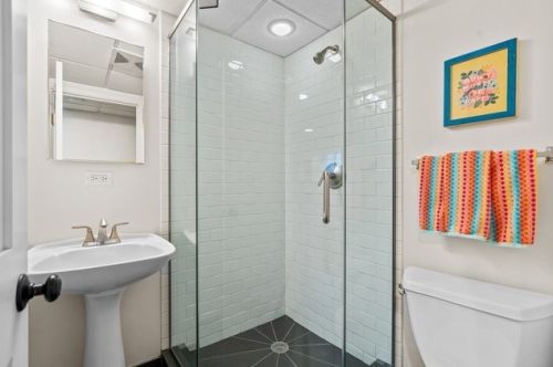 2019 Fletcher St, Chicago IL 60634-4006 exterior