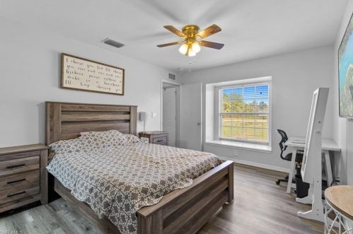 3370 27 Ave, Naples FL 34117-7136 exterior