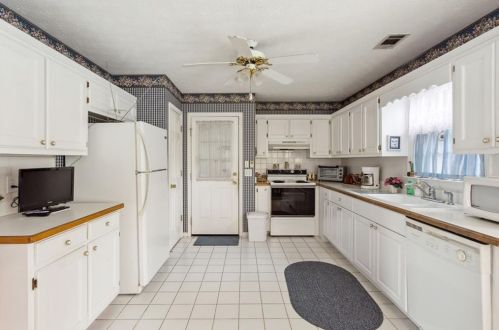 1918 Walden Park Dr, Lithonia GA 30078-3474 exterior