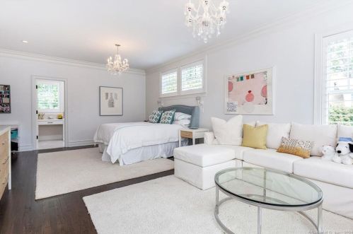 61 Morningside Dr, Greenwich CT 06830-6740 exterior