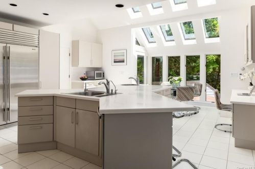 17 Tallwoods Rd, Armonk NY 10504-1020 exterior