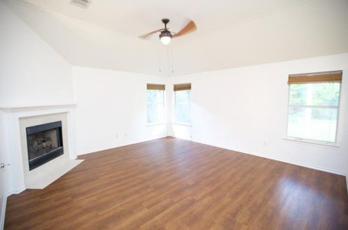 5803 Fitchwood Ln, Austin TX  78749-3549 exterior