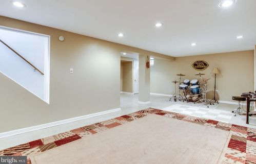 4 Argyle St, Rockville MD 20850-4417 exterior