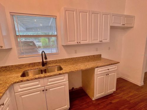 527 Broxburn Ave, Tampa FL  33617-7823 exterior