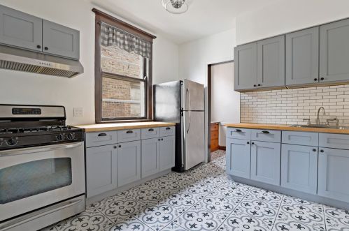 7940 Peoria St, Chicago IL 60620-2542 exterior