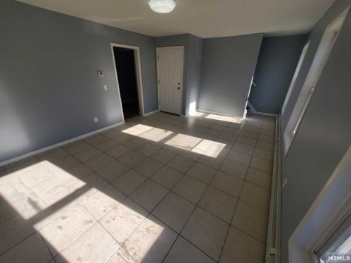 16 Amity St, Paterson NJ 07522-1811 exterior