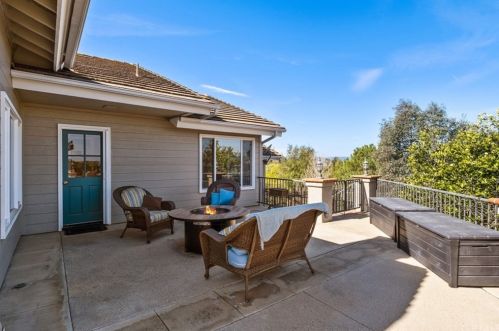 31030 Avenida Del Reposo, Temecula CA 92591-1716 exterior