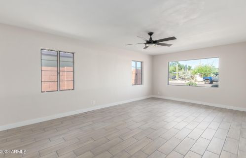 4112 18th Ave, Phoenix AZ  85015-5246 exterior