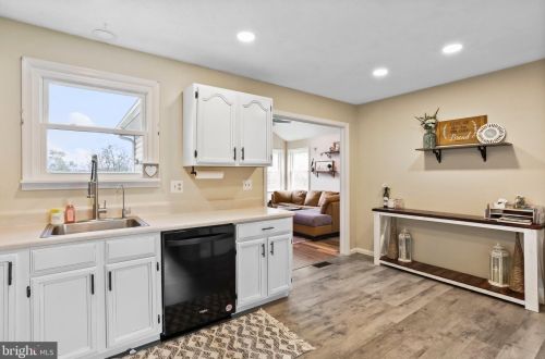 32 Constitution Ct, Littlestown PA 17340-1527 exterior