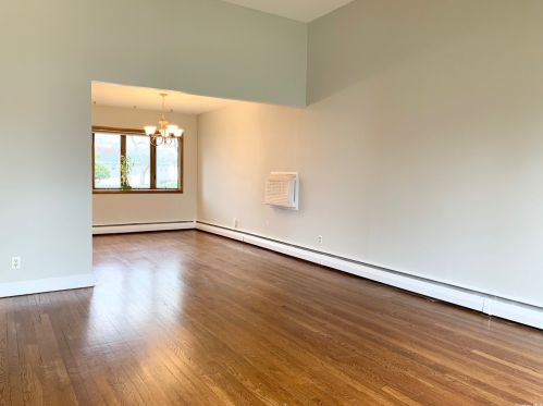 14 Glendale Dr, Huntington Station NY  11747-1208 exterior