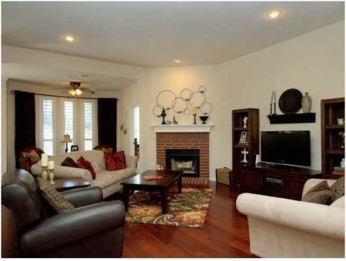 6333 Clarion Dr, Austin TX  78749-3449 exterior