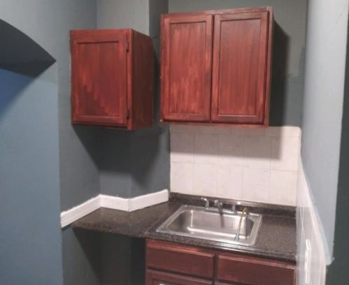 9034 Commercial Ave, Chicago IL  60617-4303 exterior