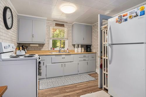 935 Division St, Sylvan Beach MI  49461-1527 exterior