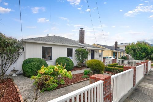 214 Amicita Ave, Mill Valley CA 94941-2101 exterior