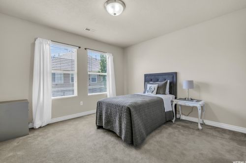 3939 Spencer Crst Ln, Taylorsville UT 84084-5004 exterior