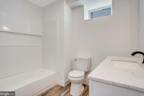 5817 Henry Ave, Philadelphia PA  19128-1702 exterior