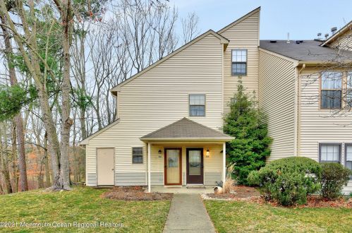 200 Begonia Ct, Jackson Twp, NJ 08527-4135
