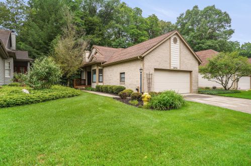 2034 Cross Creek Dr, Grand Rapids, MI 49508-8780