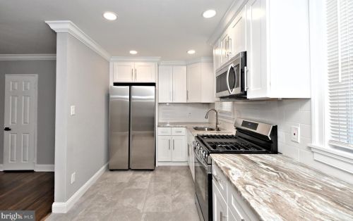 8721 Jackson St, Philadelphia PA 19145-2427 exterior