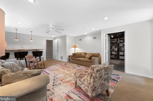 8904 1st Ave, Silver Spring MD 20912-4654 exterior