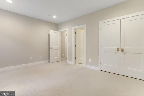 920 Darton Dr, Alexandria VA 22308-2021 exterior