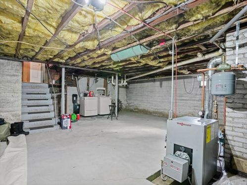 44 New Place St, Wallingford CT  06492-2237 exterior