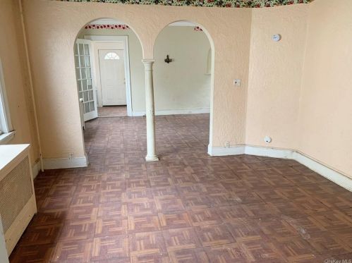 158 10th Ave, Mount Vernon NY 10550-4304 exterior