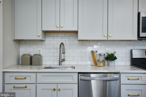 614 Alfred St, Alexandria VA  22314-1823 exterior