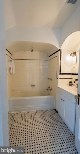 9206 Flower Ave, Silver Spring MD 20901-3438 exterior