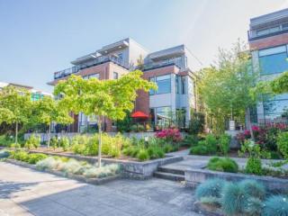 1616 Riverscape St, Portland, OR 97209-1834