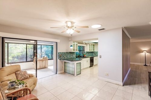 168 Marseille Dr, Naples FL 34112-7102 exterior