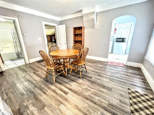 316 Pere Marquette St, Big Rapids, MI 49307-1028