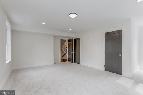 907 Gilbert Rd, Rockville MD  20851-1315 exterior