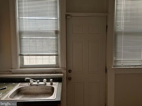 1637 L St, Washington DC 20002-3019 exterior