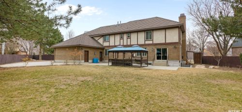 1925 Foxmoor Cir, Sandy UT 84092-5265 exterior