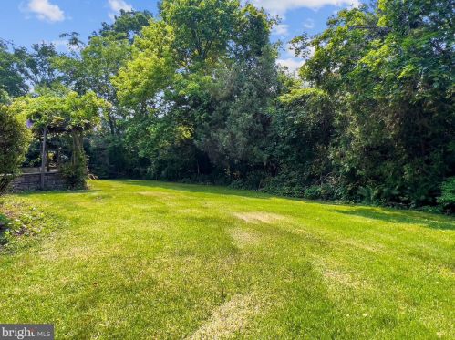 336 Ainslie Rd, Huntingdon Valley PA 19006-8701 exterior