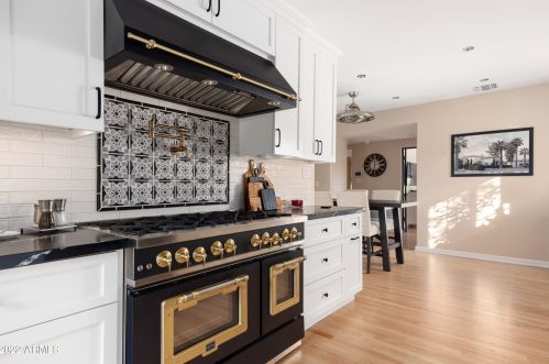 2050 11th Ave, Phoenix AZ  85007-1509 exterior